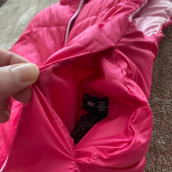 Only reversible pink puffer vest - (size L) - Picture 6 of 12